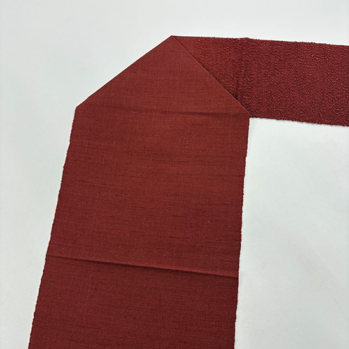 【美品】 名古屋帶 秀品級 八寸名古屋帶 松樹葉仕立 紅蕪 刺繡 金線 深紅 純蠶絲