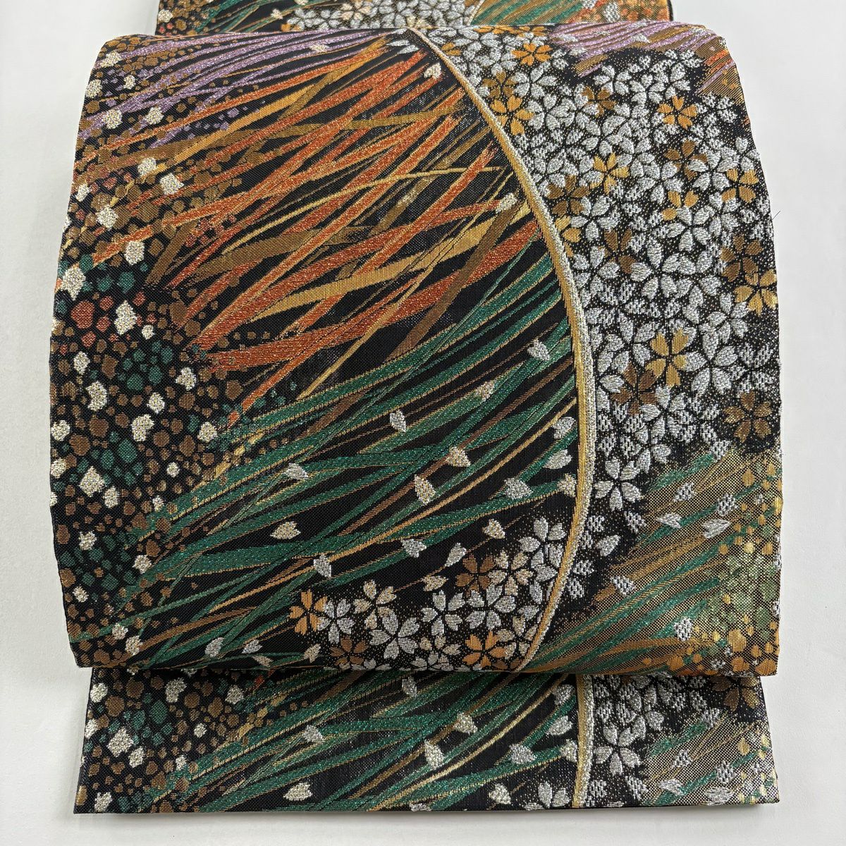 【美品】 袋帶 秀品級 樱花 芝 金銀線 金金箔 黑 六通 純蠶絲