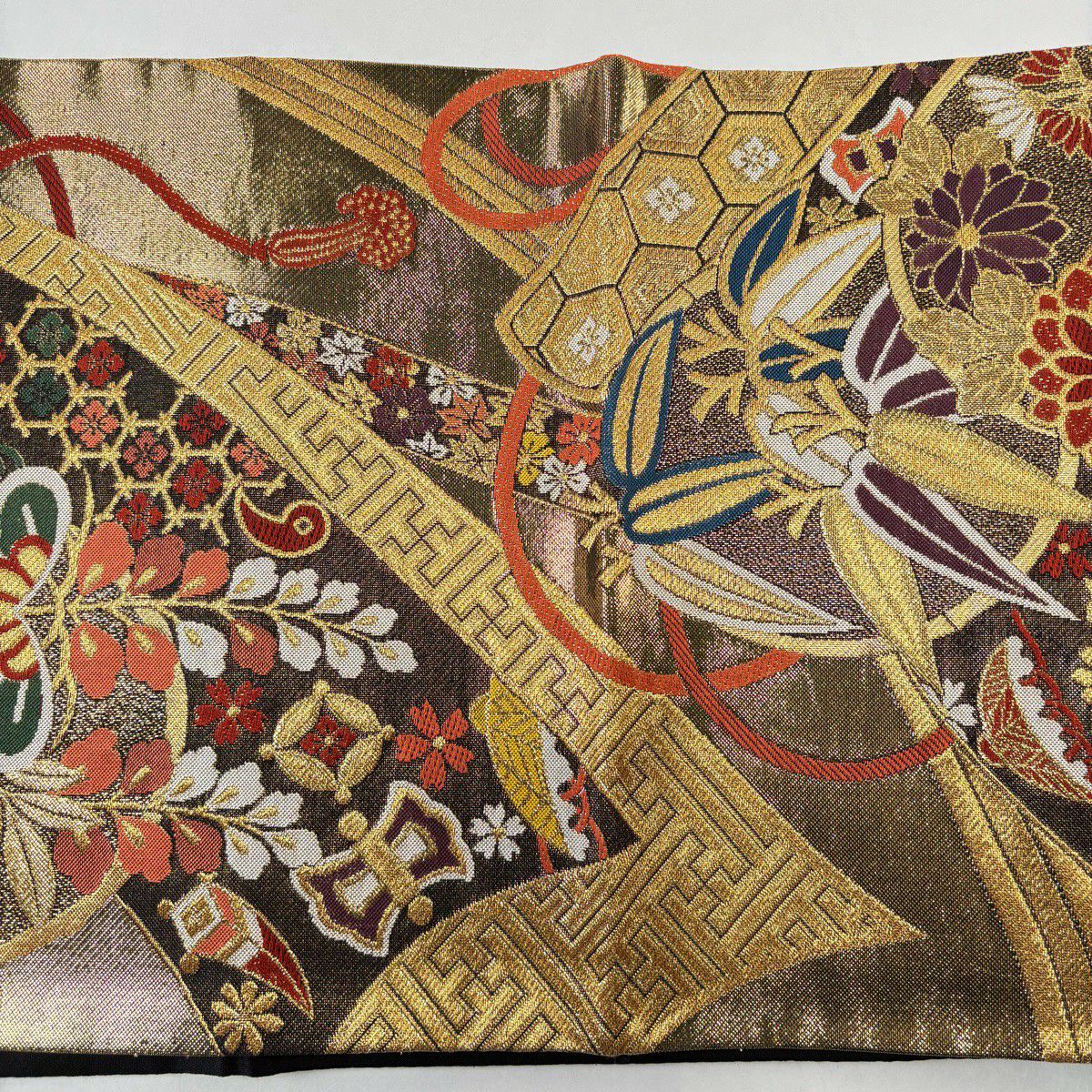 【美品】 袋帶 秀品級 寶盡くし 花丸紋 金絲 金金箔 金色 六通 純蠶絲