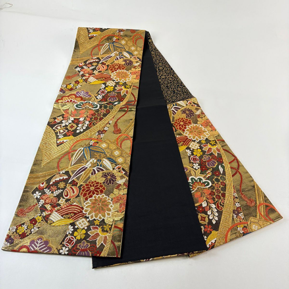 【美品】 袋帶 秀品級 寶盡くし 花丸紋 金絲 金金箔 金色 六通 純蠶絲