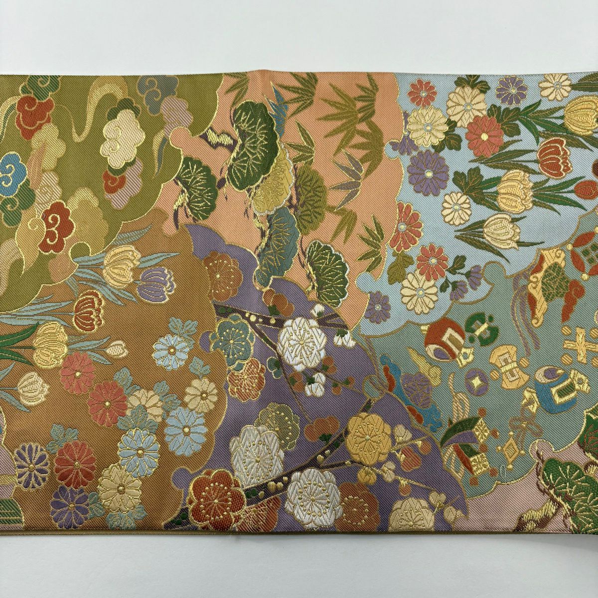 【美品】 袋帶 秀品級 松樹竹子梅花 寶盡くし 金金箔 唐織 米色 六通 純蠶絲