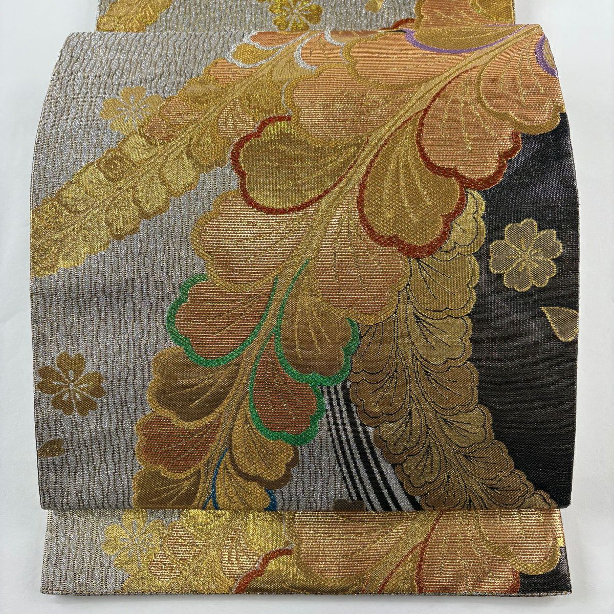 【美品】 袋帶 秀品級 振袖禮服禮服用 草花紋紋 金金箔 金色 六通 純蠶絲