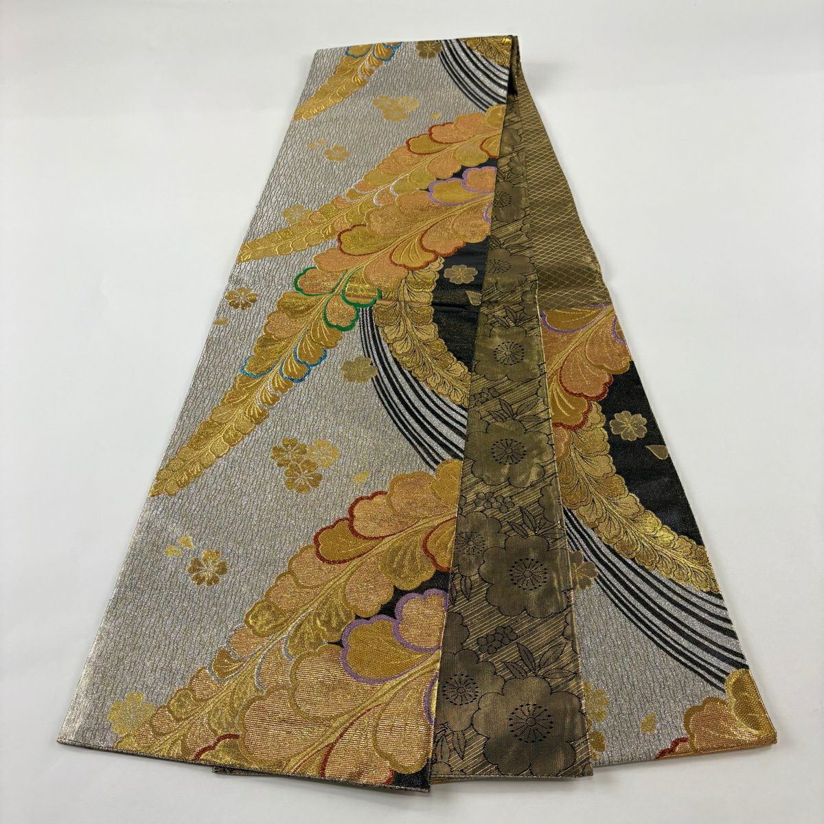 【美品】 袋帶 秀品級 振袖禮服禮服用 草花紋紋 金金箔 金色 六通 純蠶絲