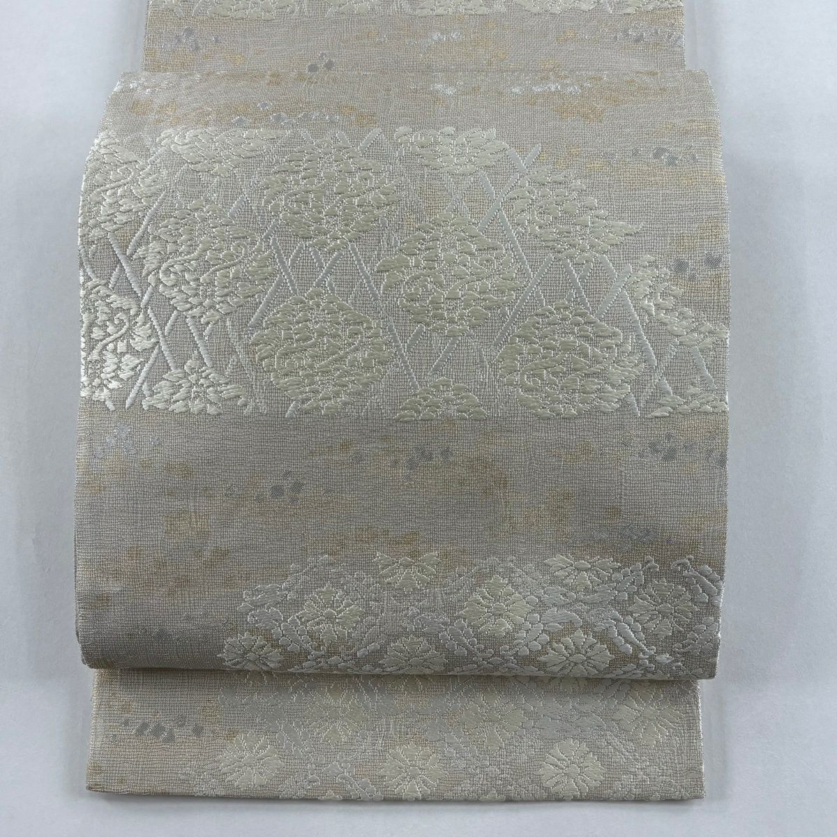 【美品】 袋帶 名品級 草花紋紋 籠目 金銀彩 米色 六通 純蠶絲