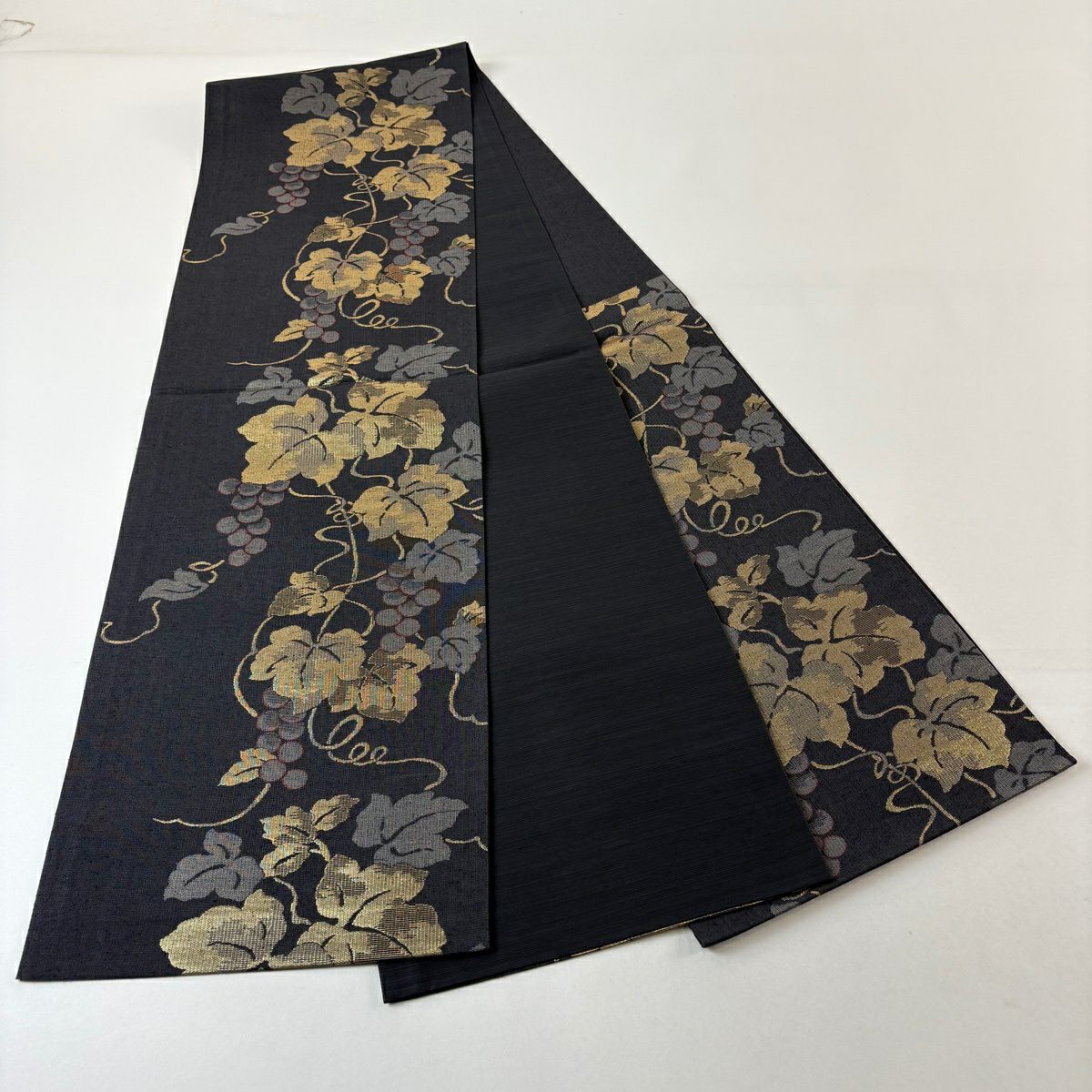 【美品】 袋帶 名品級 紬織織 葡萄 金金箔 墨 六通 純蠶絲