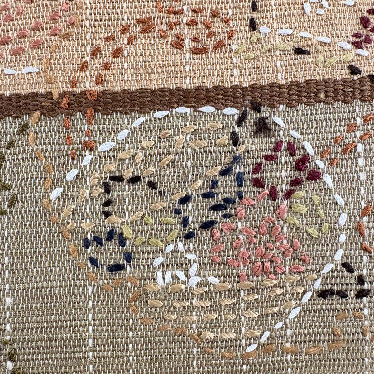 【美品】 袋帶 名品級 夏帶 雪輪 有職紋樣 刺繡 米色 お太鼓柄 純蠶絲