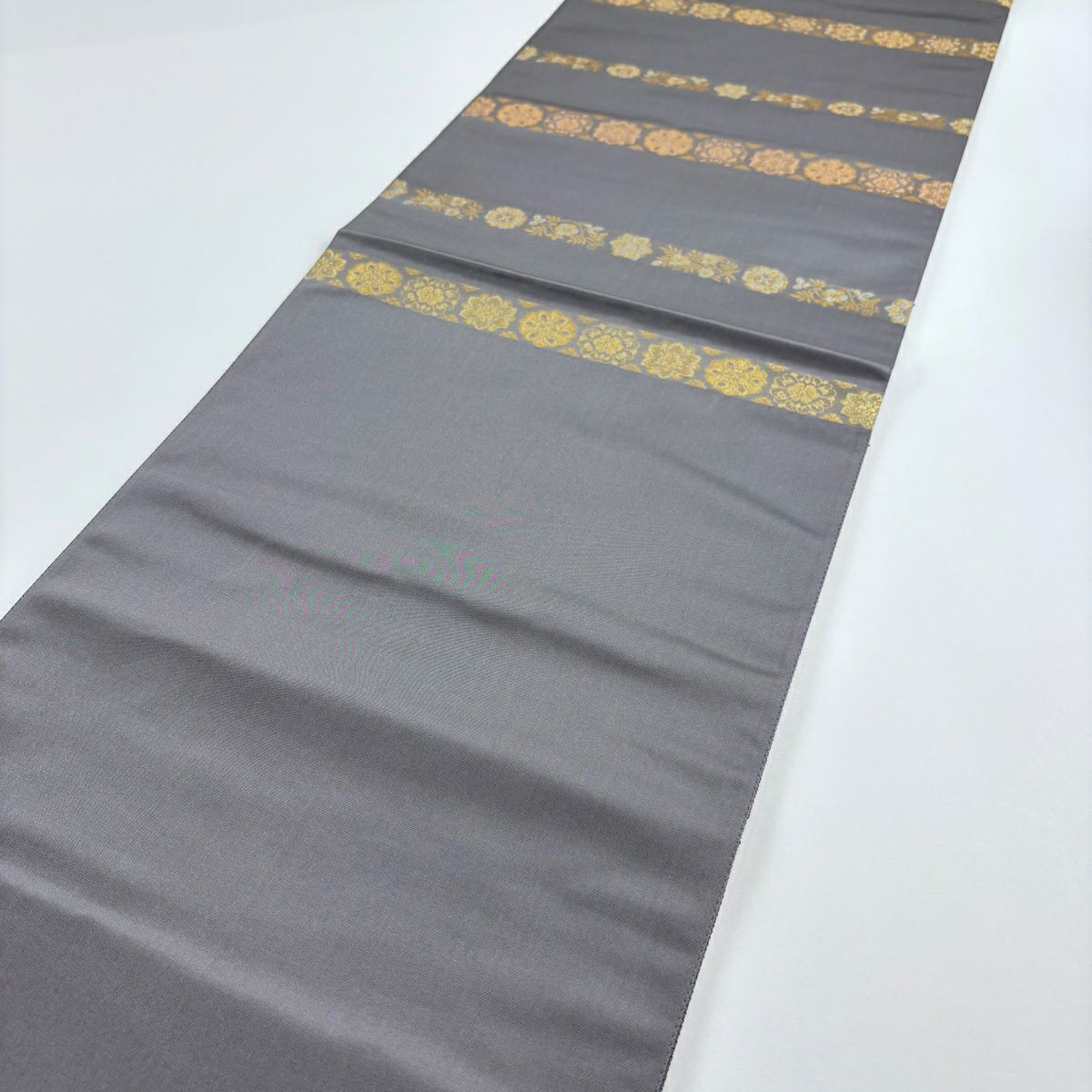 【美品】 袋帶 名品級 金金箔屋清兵衛 落款あり 明日香間道 本金金箔 灰 深藍色 お太鼓柄 純蠶絲