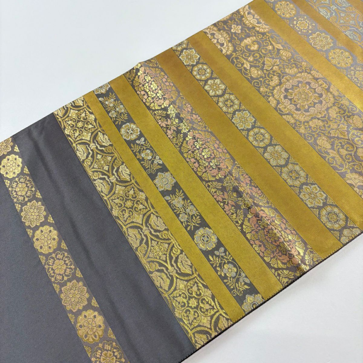 【美品】 袋帶 名品級 金金箔屋清兵衛 落款あり 明日香間道 本金金箔 灰 深藍色 お太鼓柄 純蠶絲