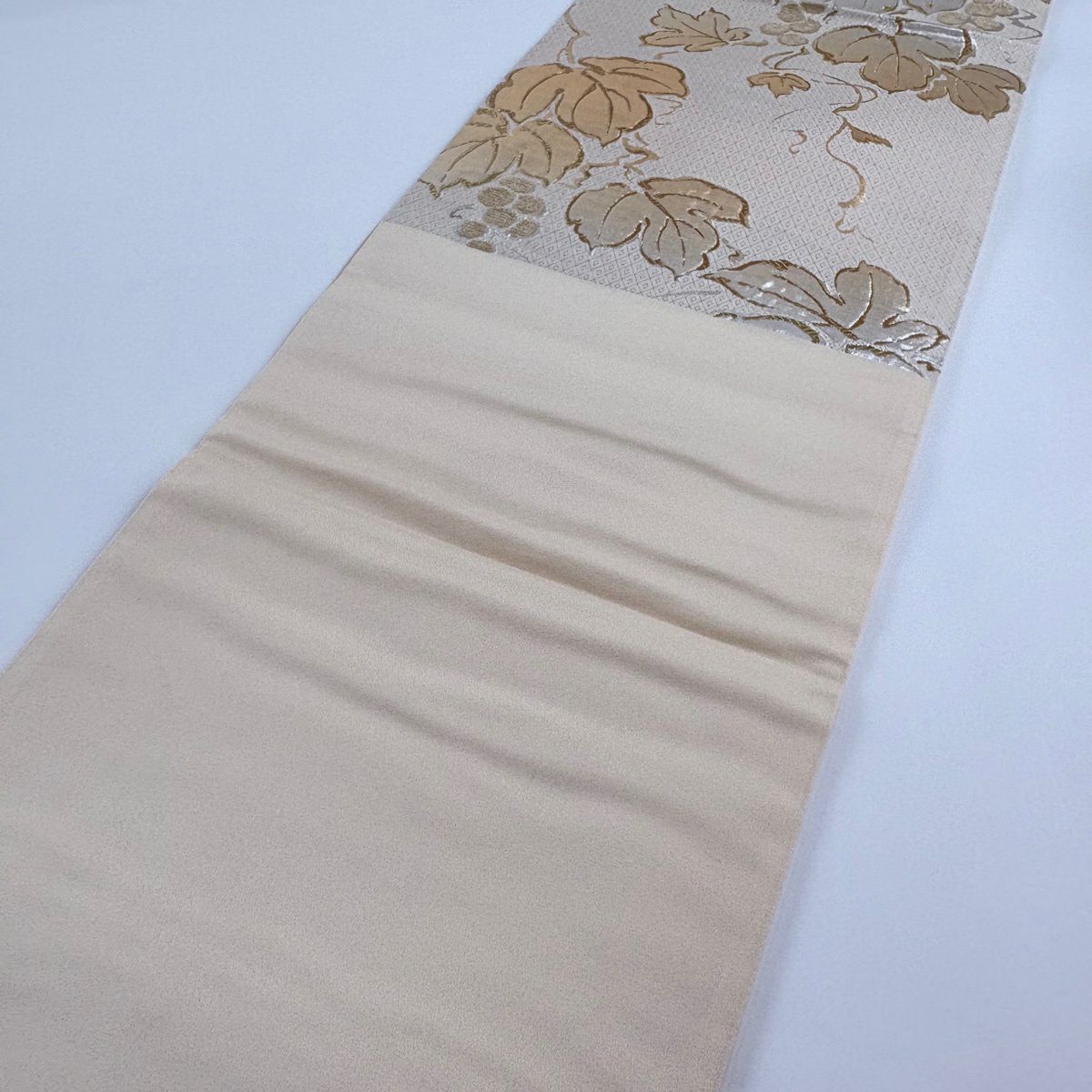 【美品】 袋帶 名品級 葡萄唐草紋 金絲 金金箔 米色 六通 純蠶絲