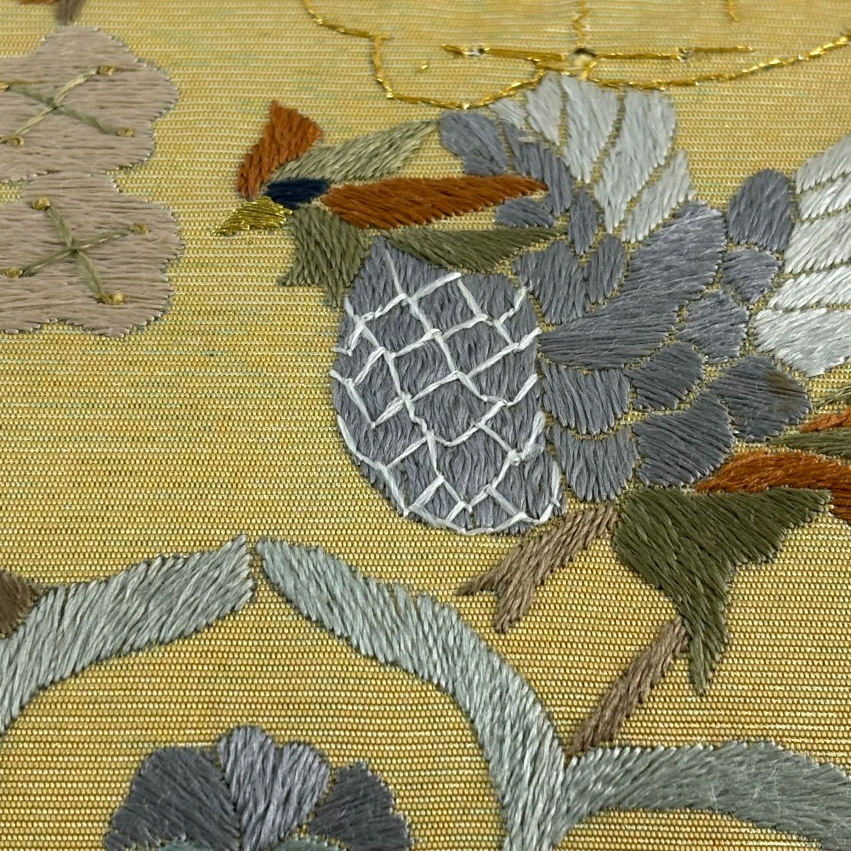 【美品】 袋帶 逸品級 華紋 鳳凰 刺繡 金金箔 金色 六通 純蠶絲
