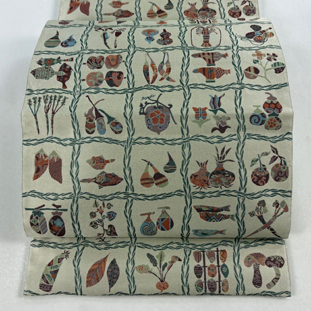【美品】 袋帶 逸品級 證書齊全 博多織 格子 生物圖案 奶油色 全通 純蠶絲