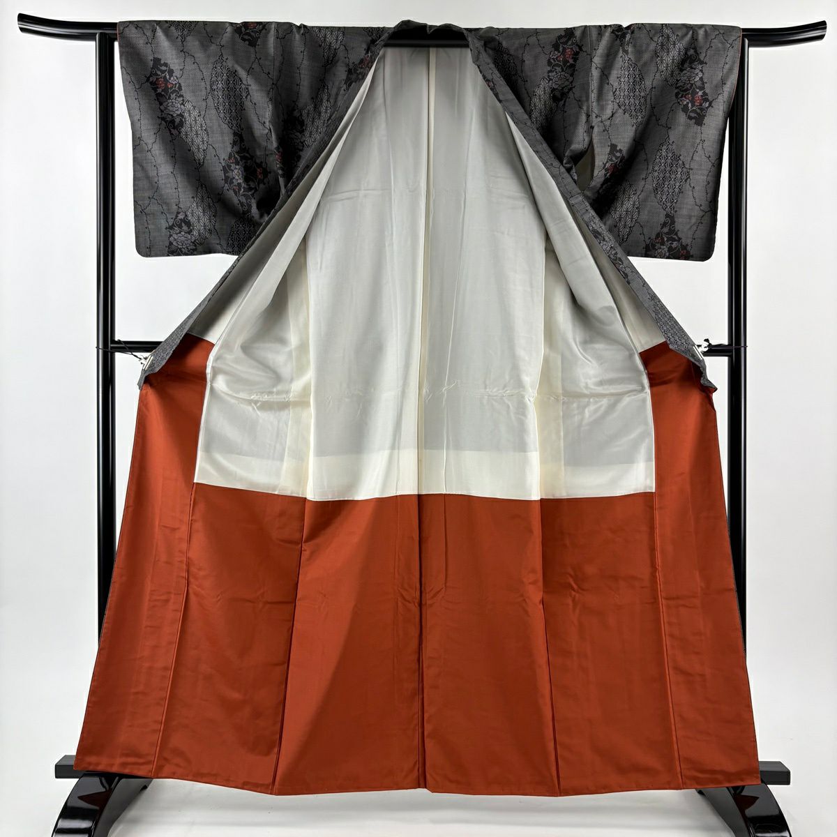 【美品】 大島紬織 身長163cm 袖長63.5cm S 雙層 鈕扣領 證書齊全 雪輪 草花紋紋 墨色 純蠶絲 優品級