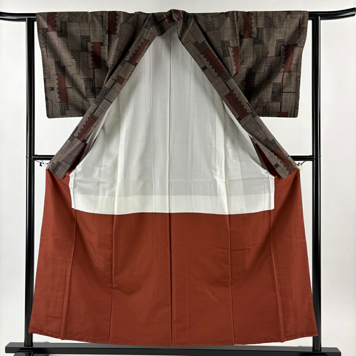 【美品】 大島紬織 身長156cm 袖長61.5cm S 雙層 證書附帶 幾何圖案 菱形 純泥染 焦茶 純蠶絲 優品級