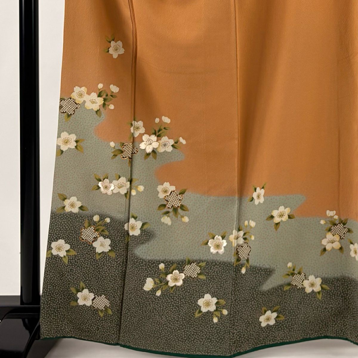 付下 身長165cm 袖長65.5cm M 雙層 花井幸子 ふき棉仕立 落款あり 櫻花 霞刺繡 金線 淺橙色 純蠶絲 名品級 三個紋