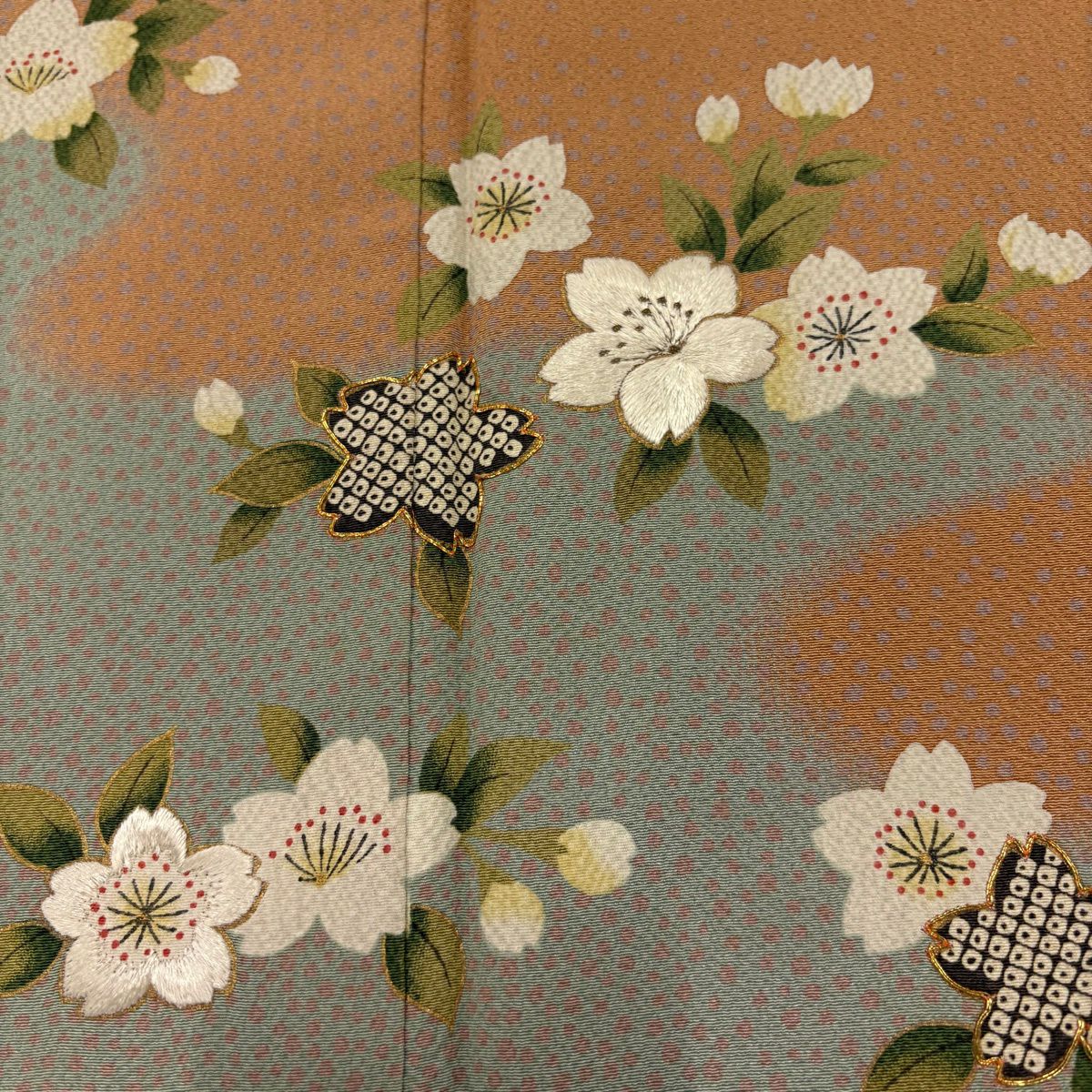 付下 身長165cm 袖長65.5cm M 雙層 花井幸子 ふき棉仕立 落款あり 櫻花 霞刺繡 金線 淺橙色 純蠶絲 名品級 三個紋
