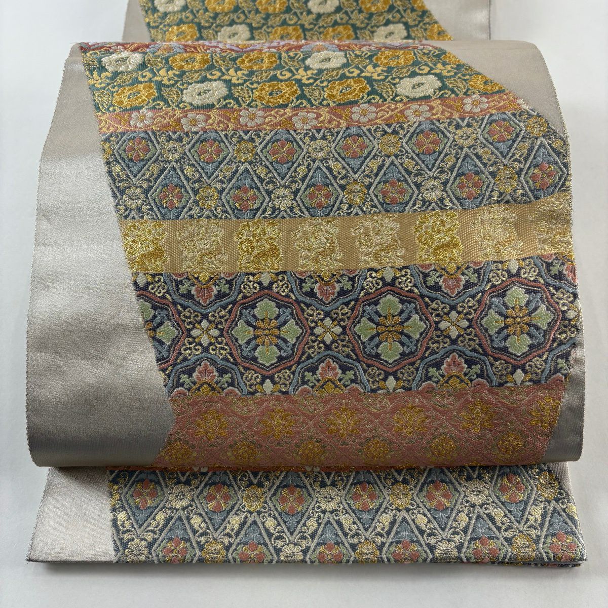 【美品】 袋帶 秀品級 有栖川文 華紋 刺繡 金金箔 灰色 六通 純蠶絲