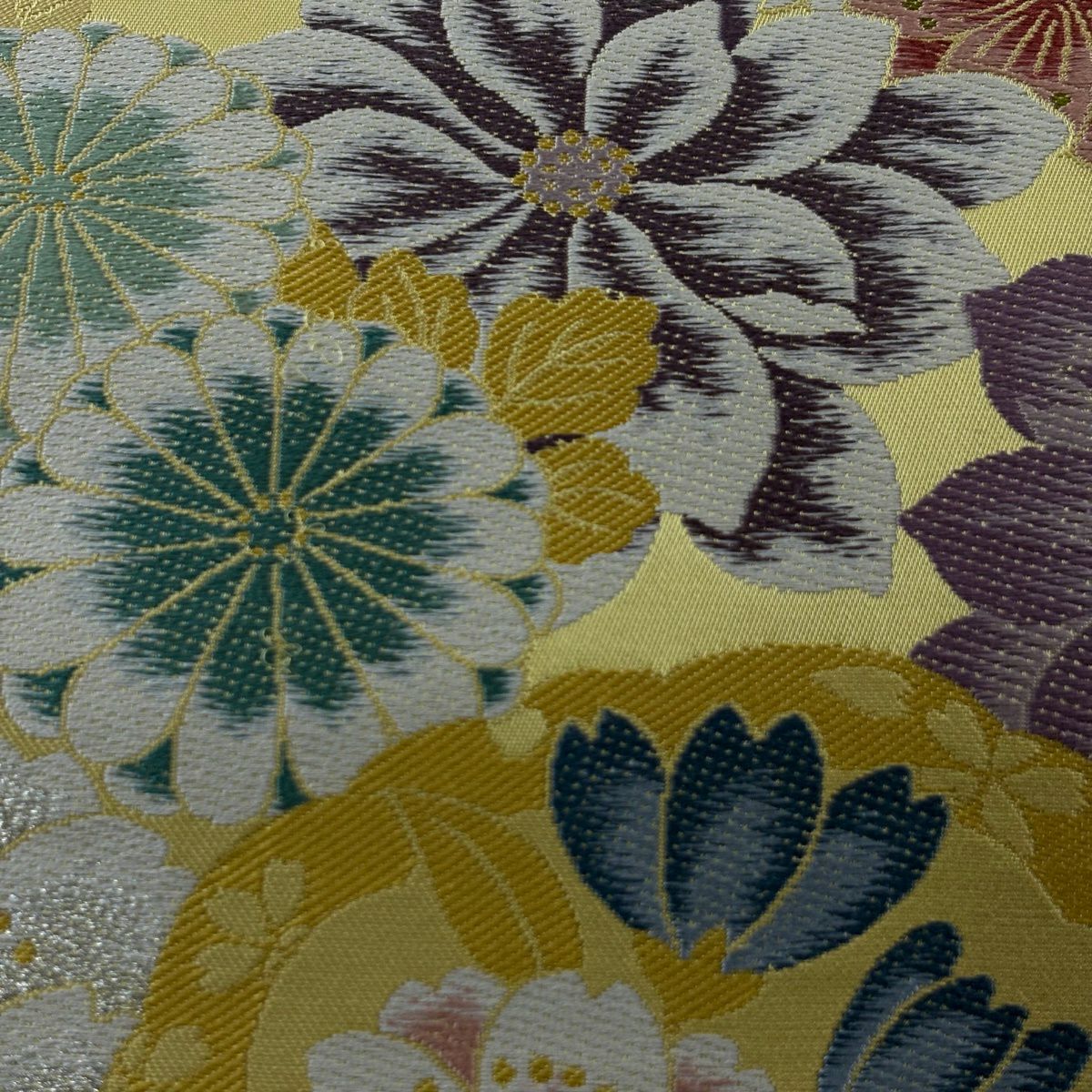 【美品】 袋帶 秀品級 草花紋 雪輪 刺繡 銀線 淺黃土色 六通 純蠶絲
