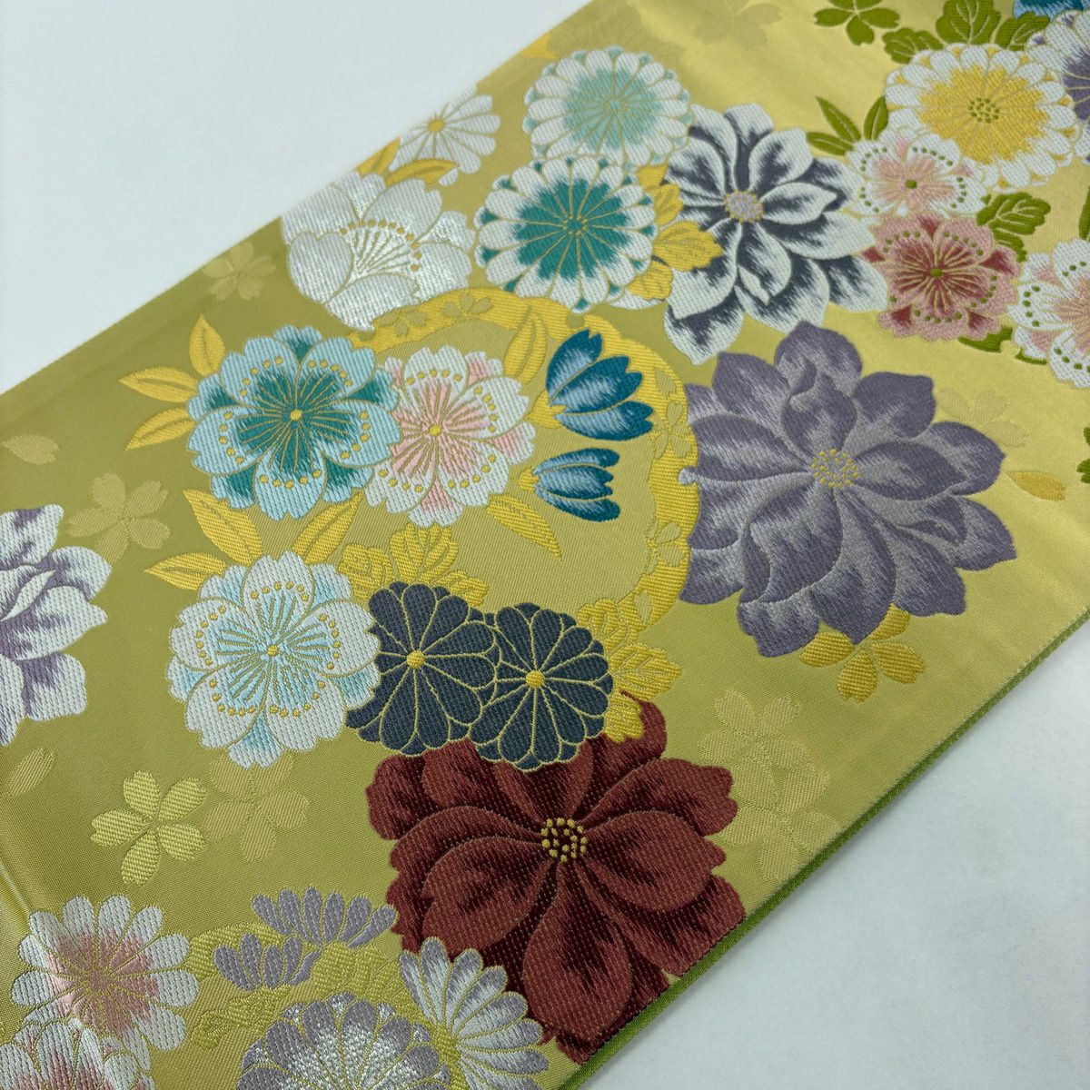 【美品】 袋帶 秀品級 草花紋 雪輪 刺繡 銀線 淺黃土色 六通 純蠶絲