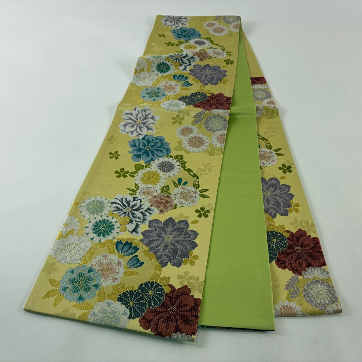 【美品】 袋帶 秀品級 草花紋 雪輪 刺繡 銀線 淺黃土色 六通 純蠶絲