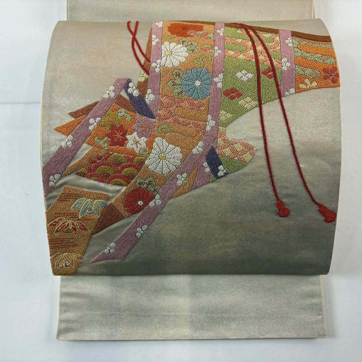 袋帶 秀品級 關西仕立 雜帳 菊花花 相良刺繡 金金箔 米色 大鼓圖案 純蠶絲