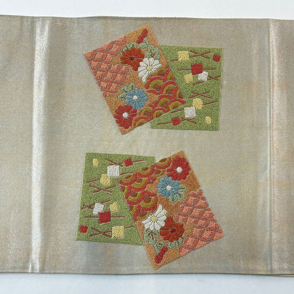 袋帶 秀品級 關西仕立 雜帳 菊花花 相良刺繡 金金箔 米色 大鼓圖案 純蠶絲