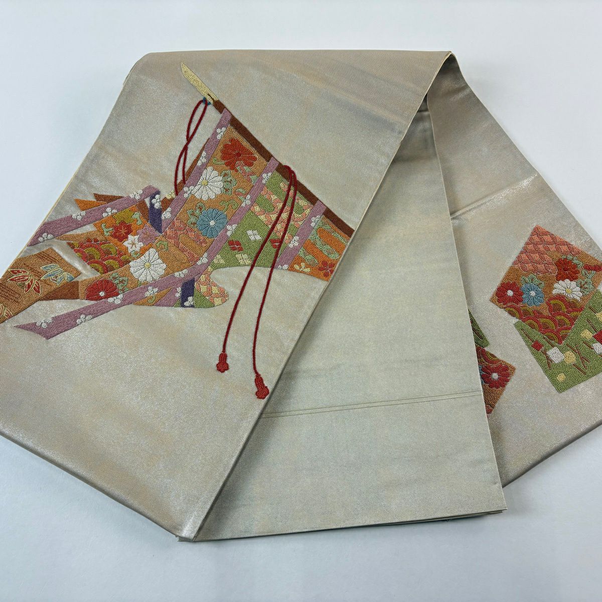 袋帶 秀品級 關西仕立 雜帳 菊花花 相良刺繡 金金箔 米色 大鼓圖案 純蠶絲
