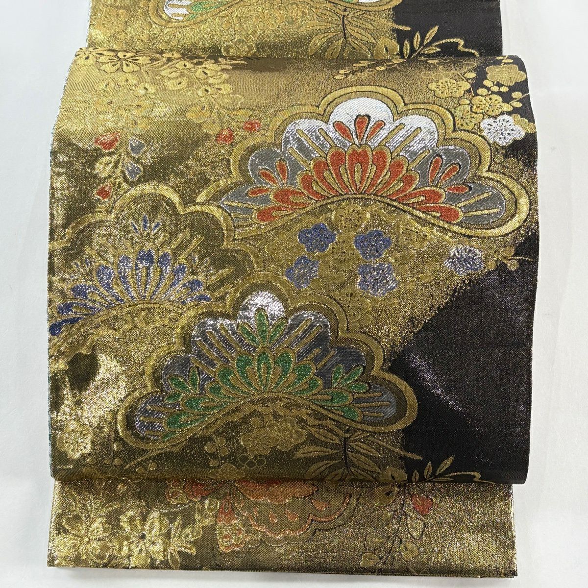 【美品】 袋帶 秀品級 振袖禮服禮服用 雅乃 笠松樹 梅花 金金箔 金色 六通 純蠶絲