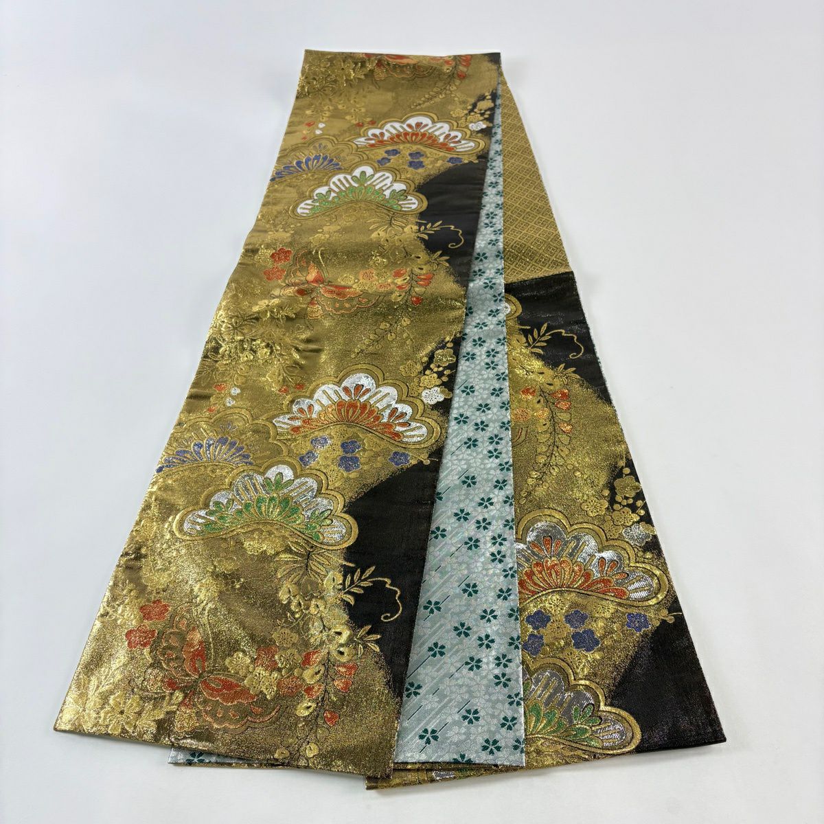 【美品】 袋帶 秀品級 振袖禮服禮服用 雅乃 笠松樹 梅花 金金箔 金色 六通 純蠶絲
