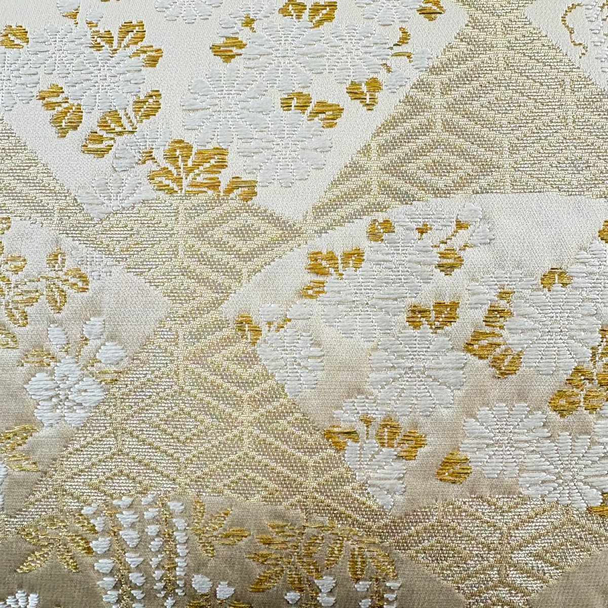 【美品】 袋帶 秀品級 扇子面 草花紋 金糸 金金箔 米色 六通 純蠶絲
