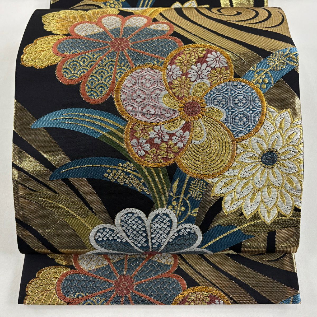 【美品】 袋帶 秀品級 草花紋紋 有職文樣 金絲 唐織 黑 六通 純蠶絲