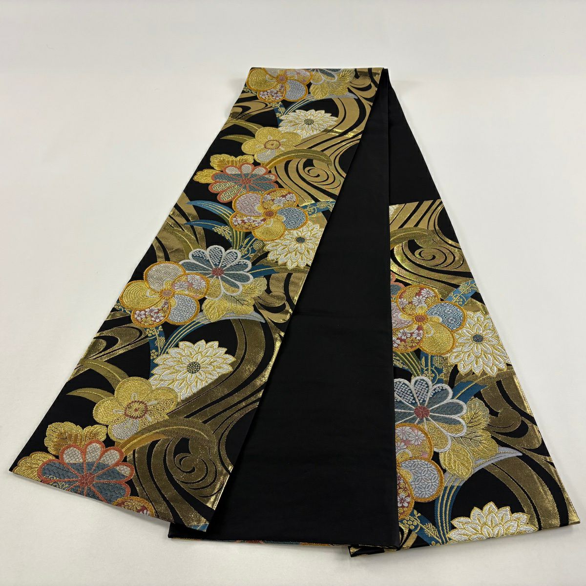【美品】 袋帶 秀品級 草花紋紋 有職文樣 金絲 唐織 黑 六通 純蠶絲