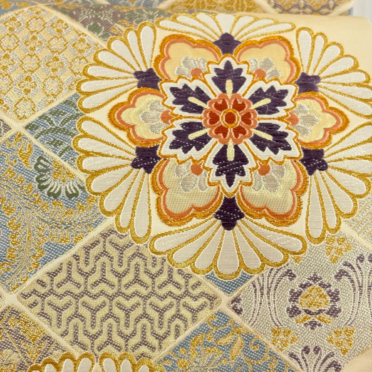 【美品】 袋帶 秀品級 古代裂 辻花染 華紋 刺繡 金銀糸 米色 六通 純蠶絲