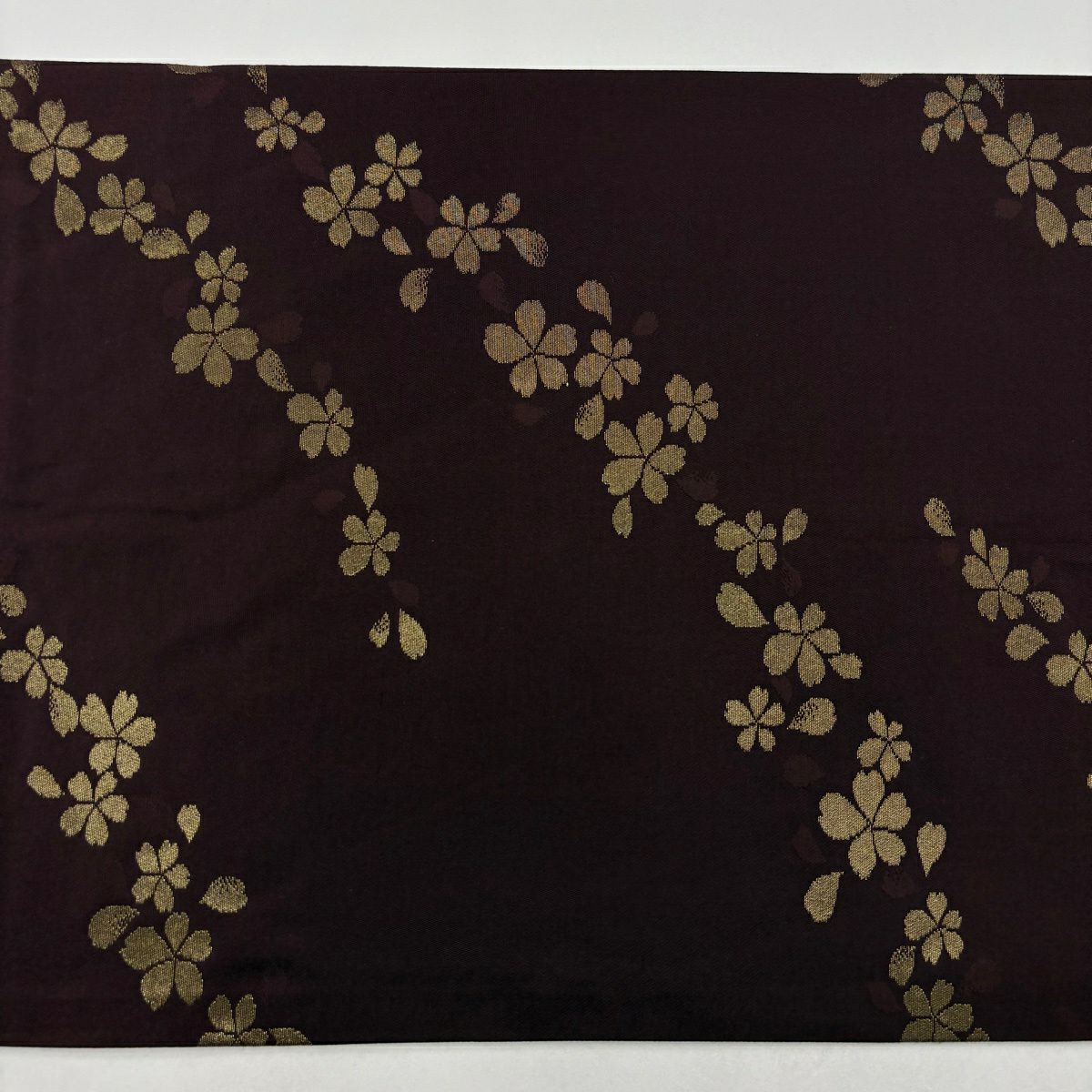 【美品】 袋帶 秀品級櫻花麻葉刺繡金線深紅色六通純蠶絲