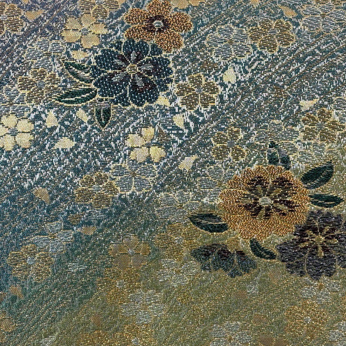 【美品】 袋帶 秀品級 草花紋 金糸 金金箔 艾草色 六通 純蠶絲