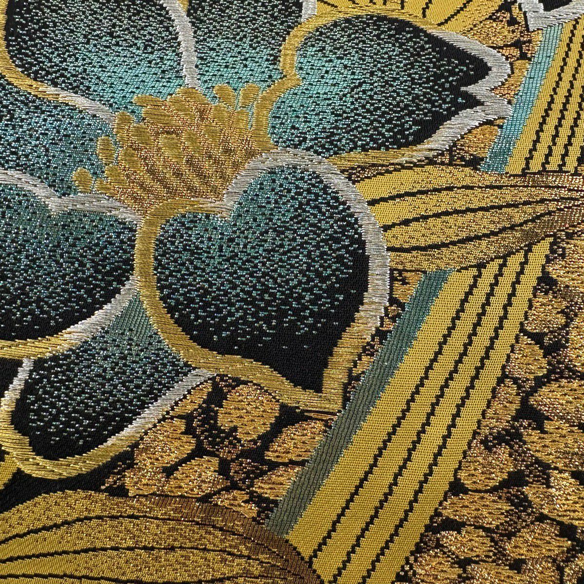 【美品】 袋帶 秀品級 草花紋 花瓣 金銀線 金金箔 黑 六通 純蠶絲