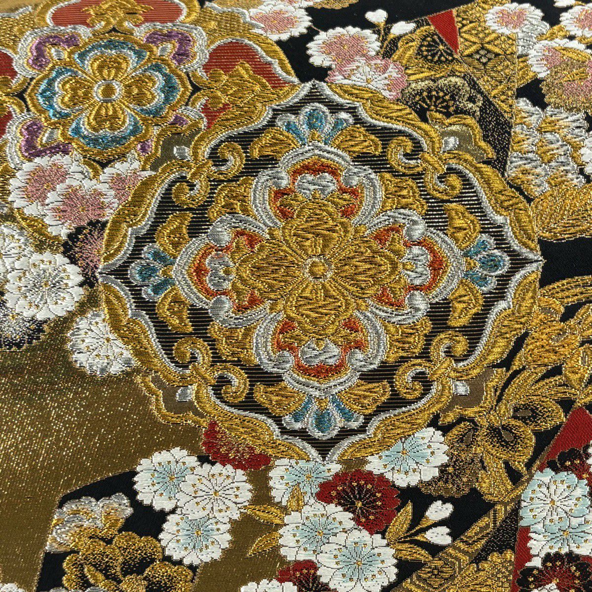 【美品】 袋帶 秀品級 彩苑花舞錦 金銀糸 金金箔 金  六通 純蠶絲