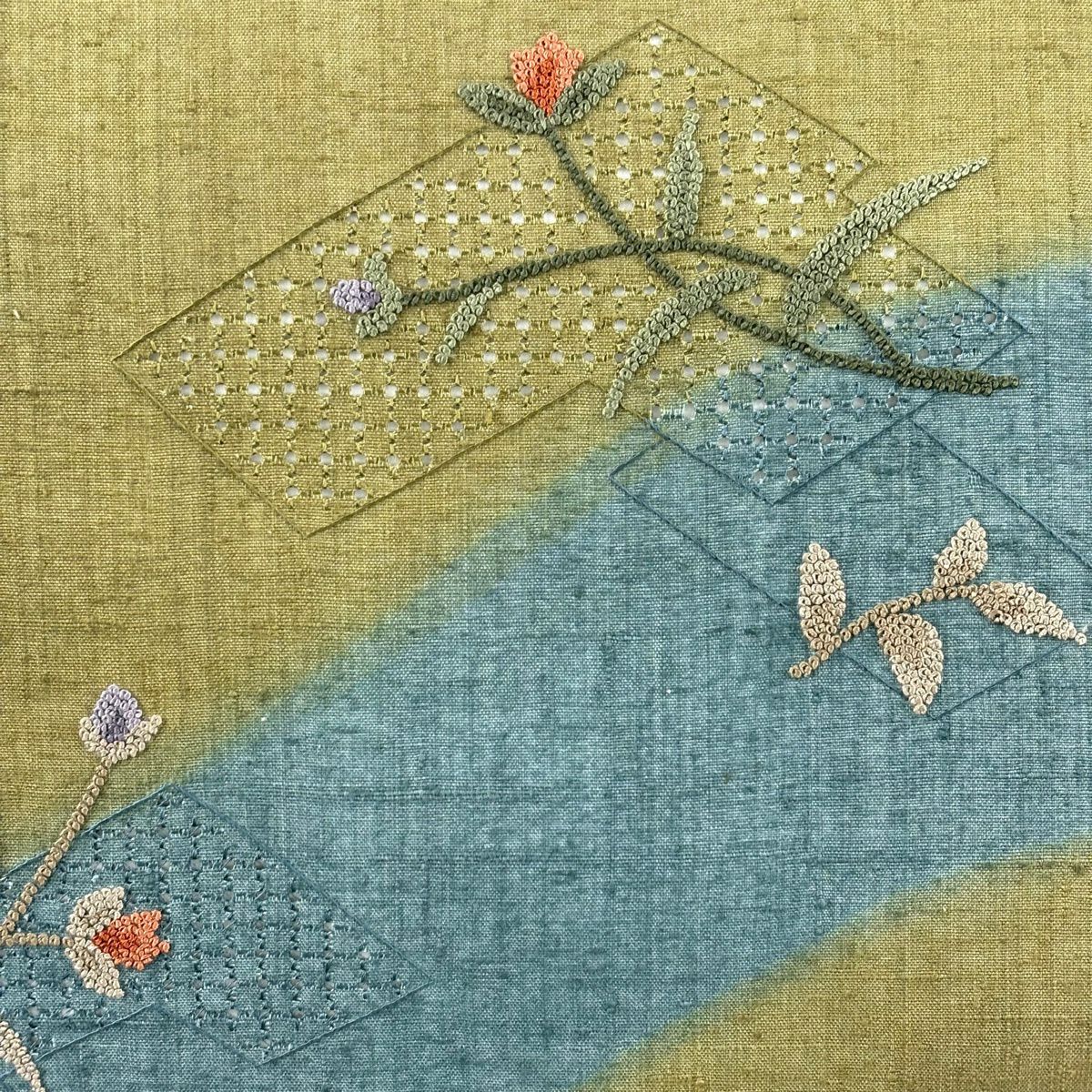 【美品】 名古屋帶 優品級 紬織織 草花紋紋 刺繡 鶯色 純蠶絲