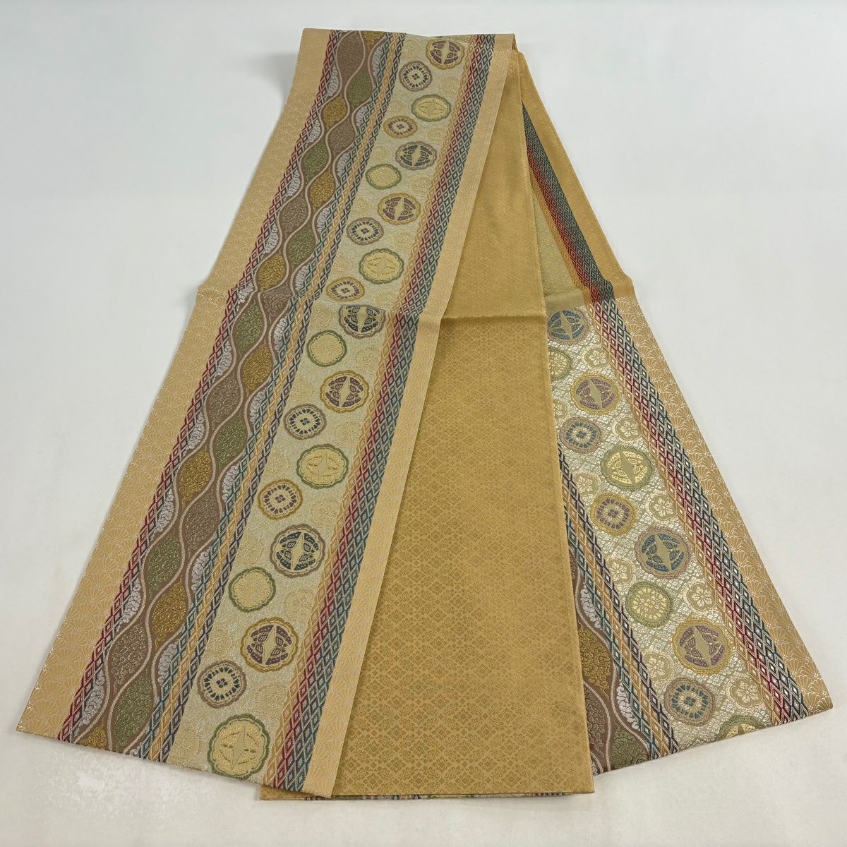 【美品】 袋帶 名品級 立涌 向蝶 金絲 刺繡 米色 六通 純蠶絲