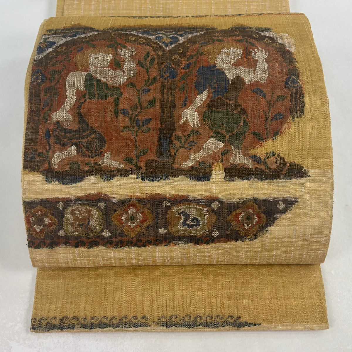 【美品】 袋帶 名品級 人物 草花紋 金糸 山吹茶 純蠶絲 お太鼓柄