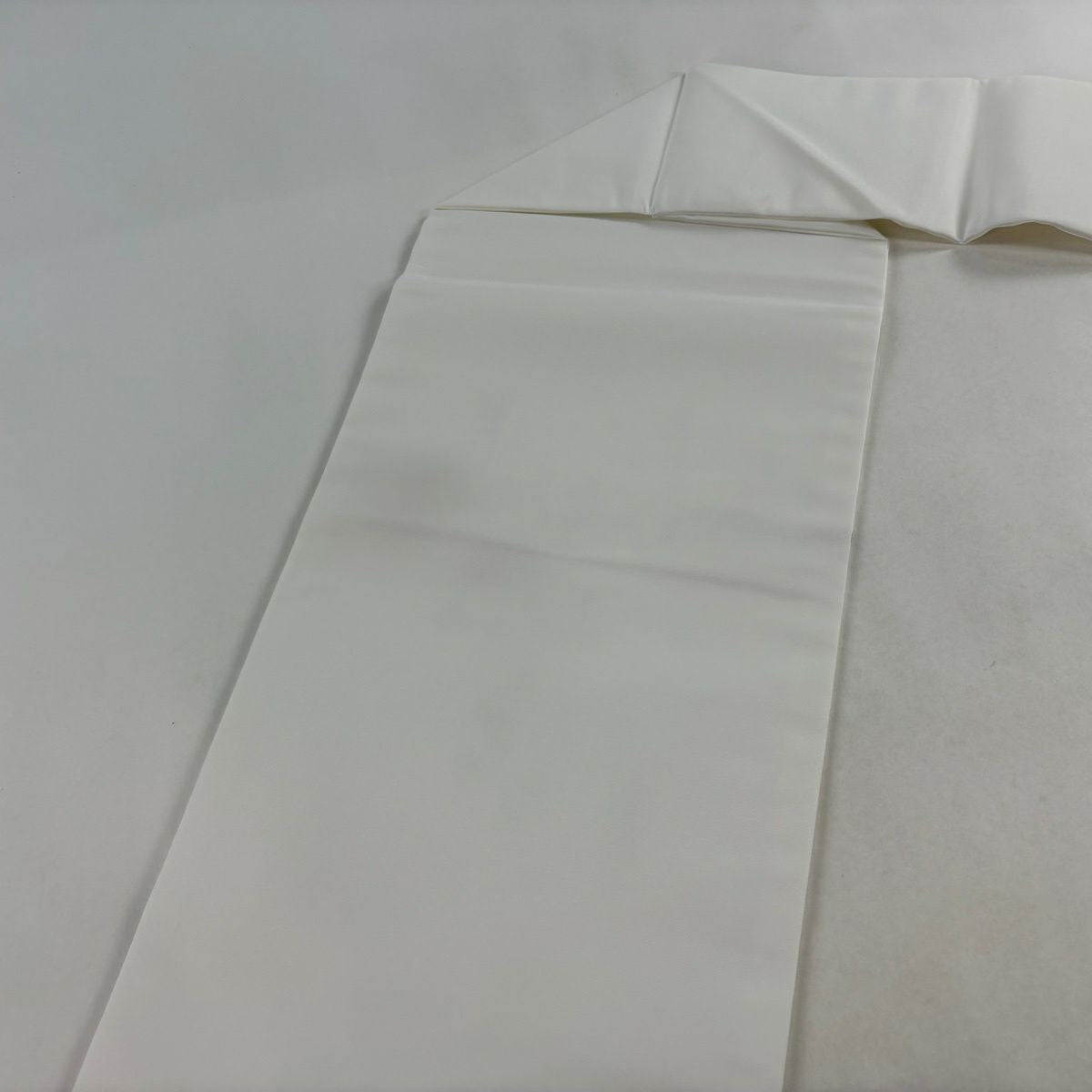 【美品】 名古屋帶 逸品級 小丑 動物 金銀彩 白 純蠶絲