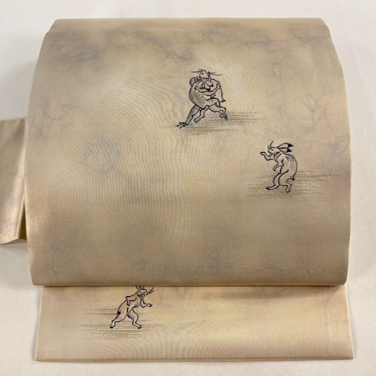 【美品】 名古屋帶 逸品級 附有落款 鳥獸戲畫 金金箔 淺茶 純蠶絲