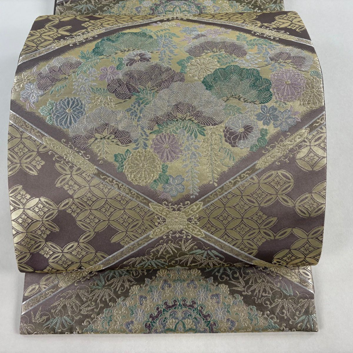 【美品】 袋帶 逸品級 となみ織物 落款 草花紋紋 七寶紋 金糸 金金箔 灰紫 六通 純蠶絲
