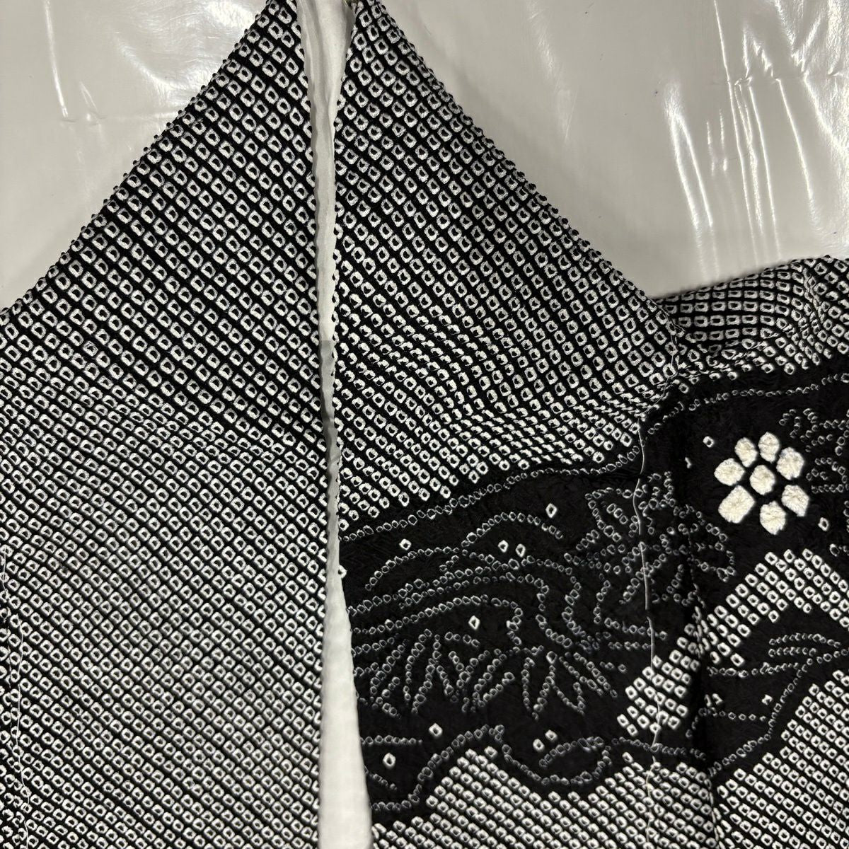 【美品】訪問服 身長155.5cm 袖長61.5cm S 雙層 松樹 草花紋紋 絞染 黑 純蠶絲 名品級