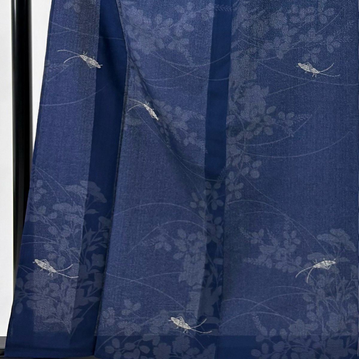 【美品】 小紋 身長161cm 袖長63cm S 薄物 夏紬織織 蝗蟲 秋草 金銀彩 深藍 純蠶絲 秀品級