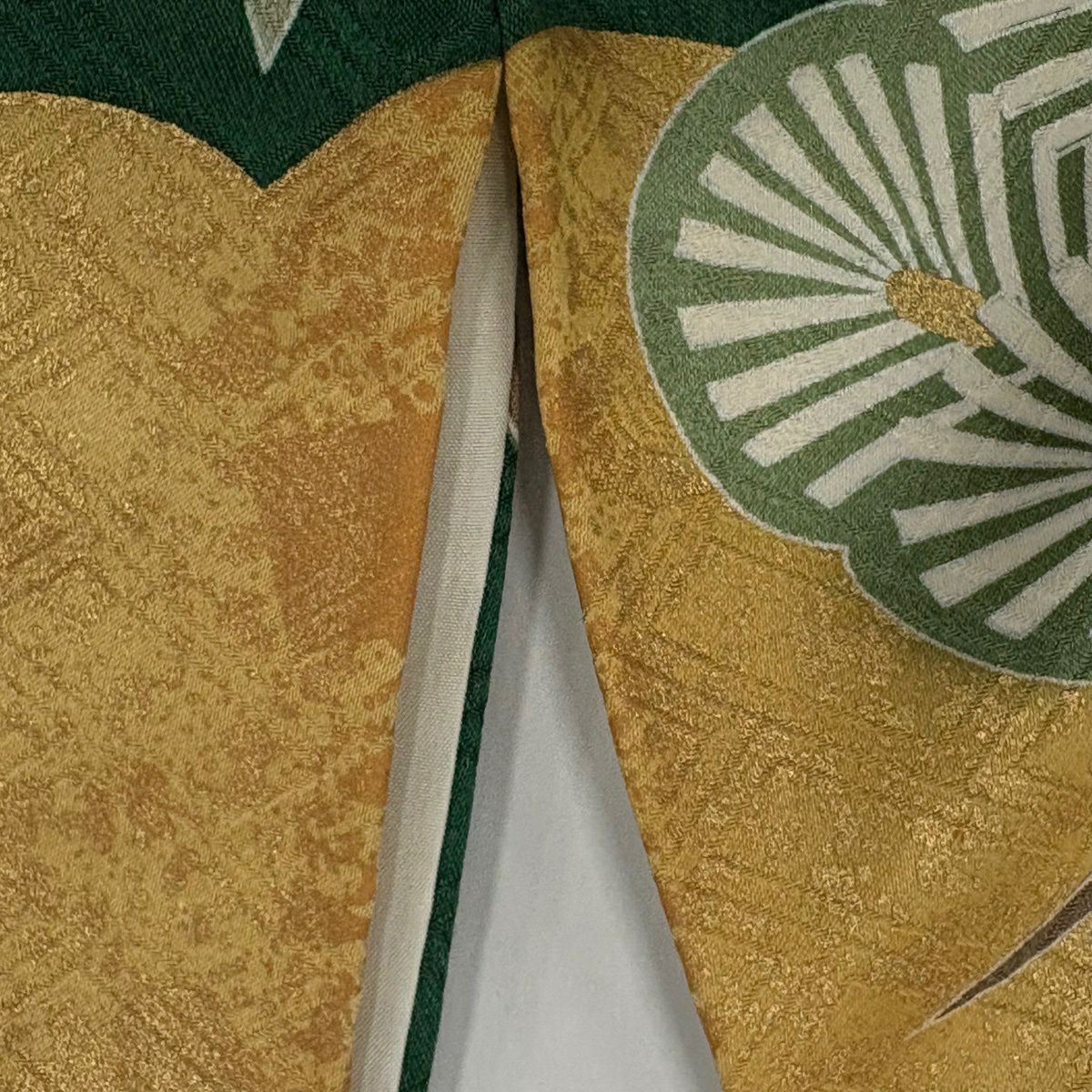 振袖禮服 身長159.5cm 袖長65.5cm M 雙層 吾妻德穗 落款あり 樱花 雲紋 金絲 金銀彩 綠 純蠶絲 名品級