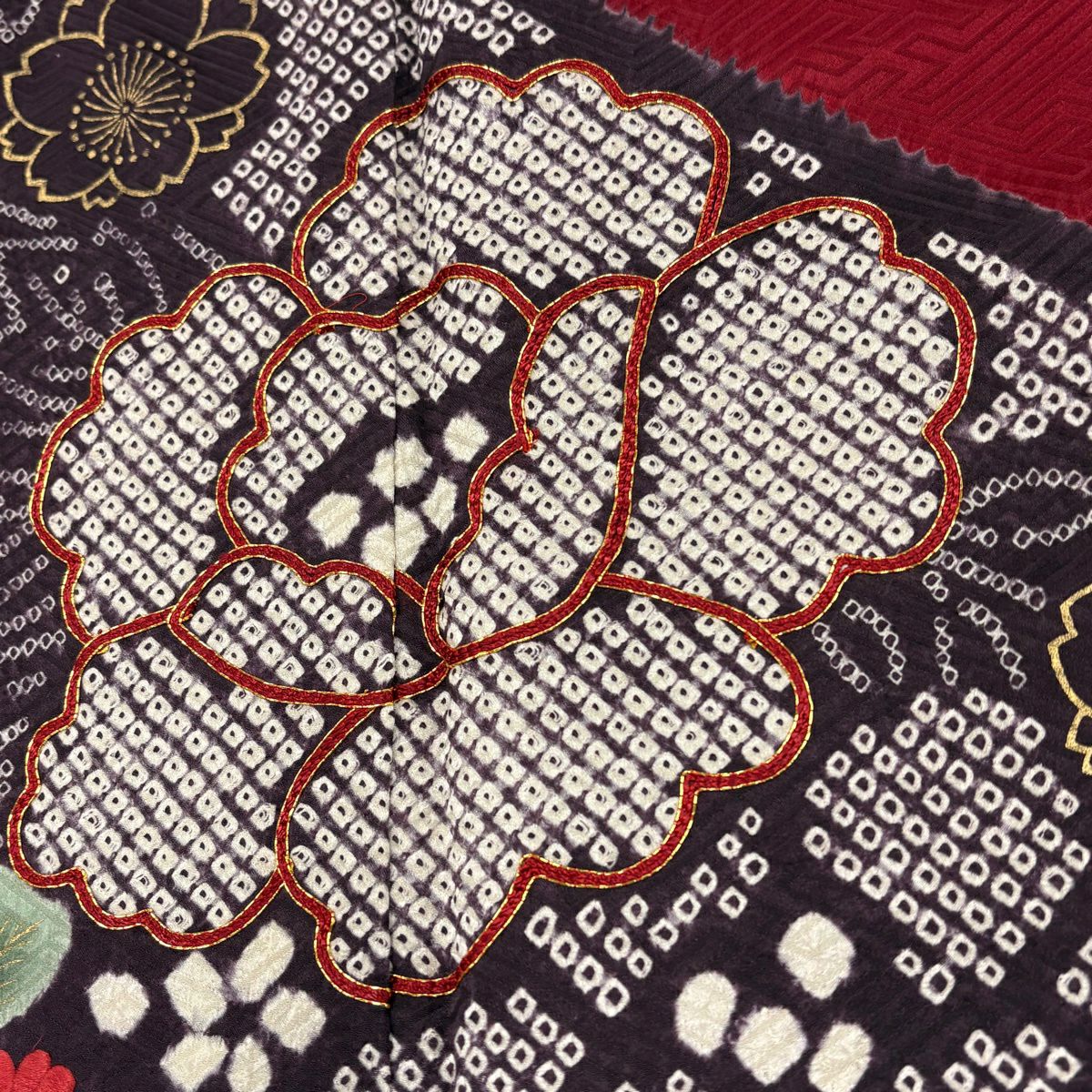 【美品】振袖禮服 身長160cm 袖長65.5cm M 雙層 牡丹 菊花 金糸 絞染 深紅 純蠶絲 名品級