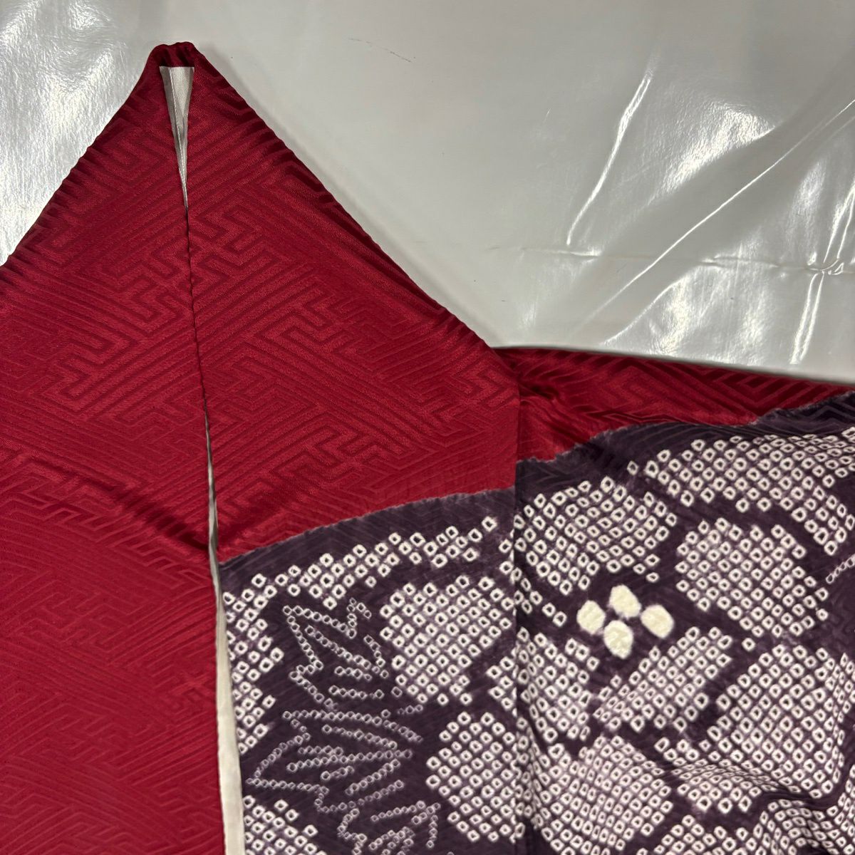 【美品】振袖禮服 身長160cm 袖長65.5cm M 雙層 牡丹 菊花 金糸 絞染 深紅 純蠶絲 名品級