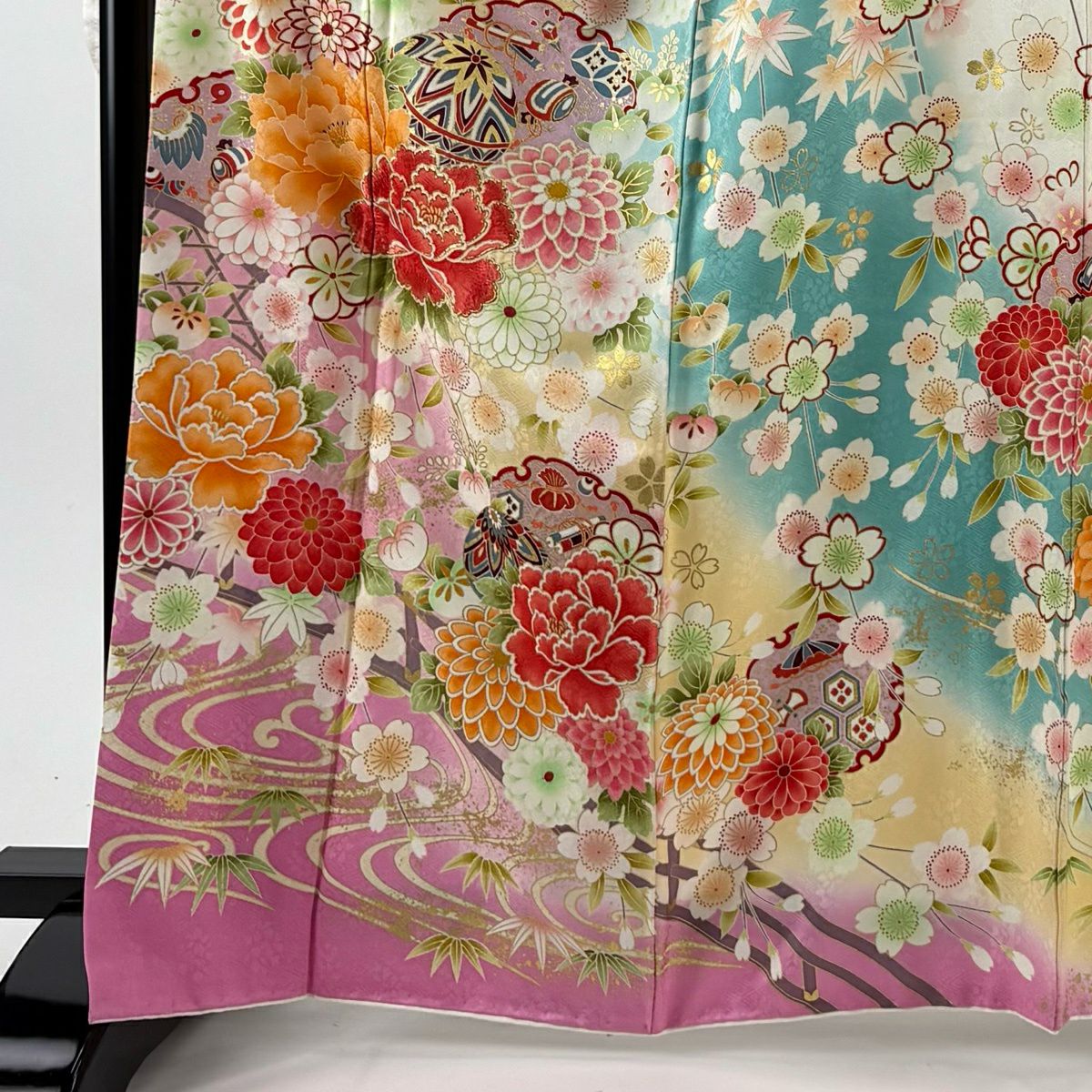 振袖禮服 身長162.5cm 袖長67.5cm L 雙層 雪輪 牡丹 刺繡 金銀彩 奶油色 純蠶絲 名品級