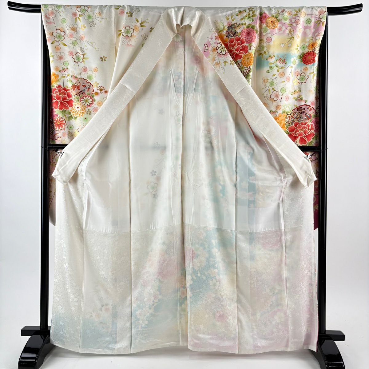 振袖禮服 身長162.5cm 袖長67.5cm L 雙層 雪輪 牡丹 刺繡 金銀彩 奶油色 純蠶絲 名品級