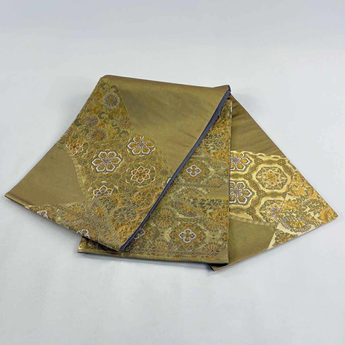 【美品】 袋帶 秀品級 關西仕立 華紋 菊花唐草紋 金線 刺繡 金色 大鼓圖案 純蠶絲